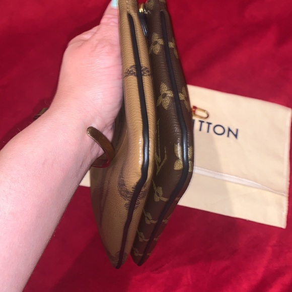 🔥SOLD🔥 Authentic Louis Vuitton Crossbody Giant Reverse Double Zip Pochette - Picture 6 of 9